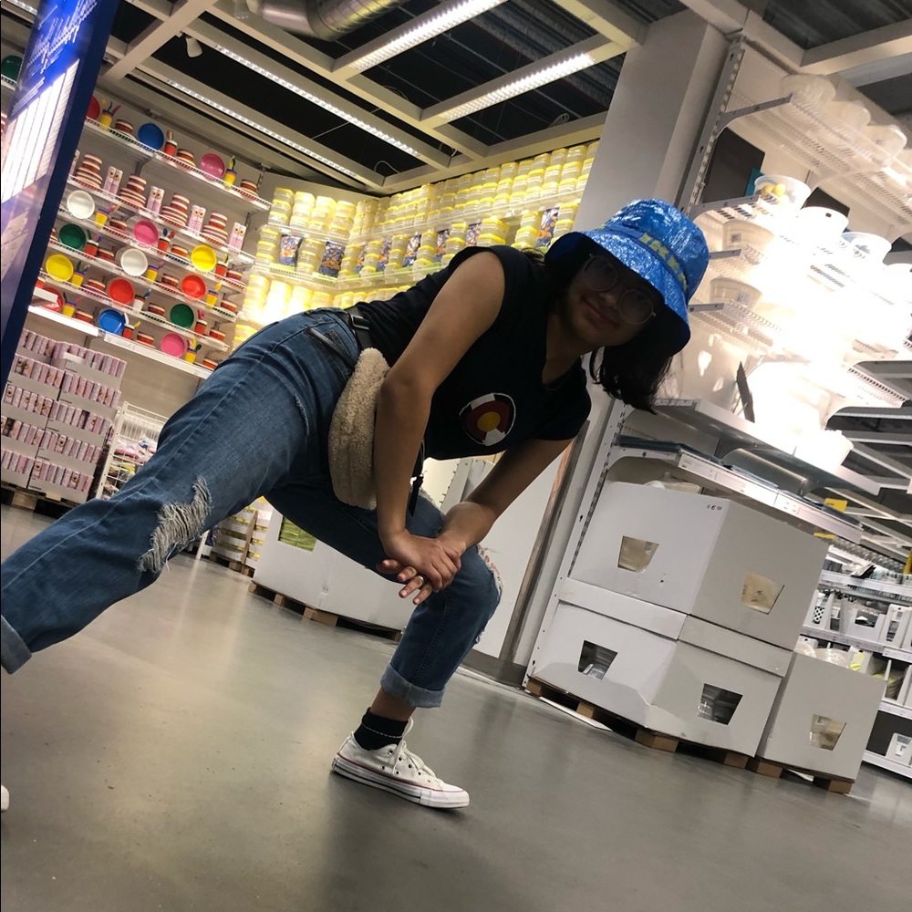 Meet your Posher, Nora